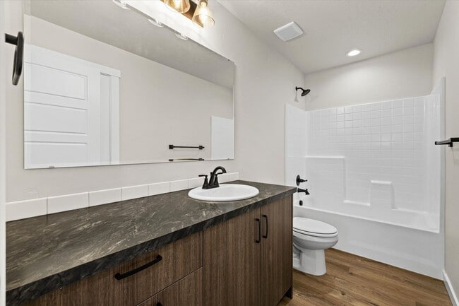 Building Photo - BRAND NEW Meridian Home for Rent!