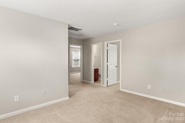 Building Photo - 3808 Herkimer Dr