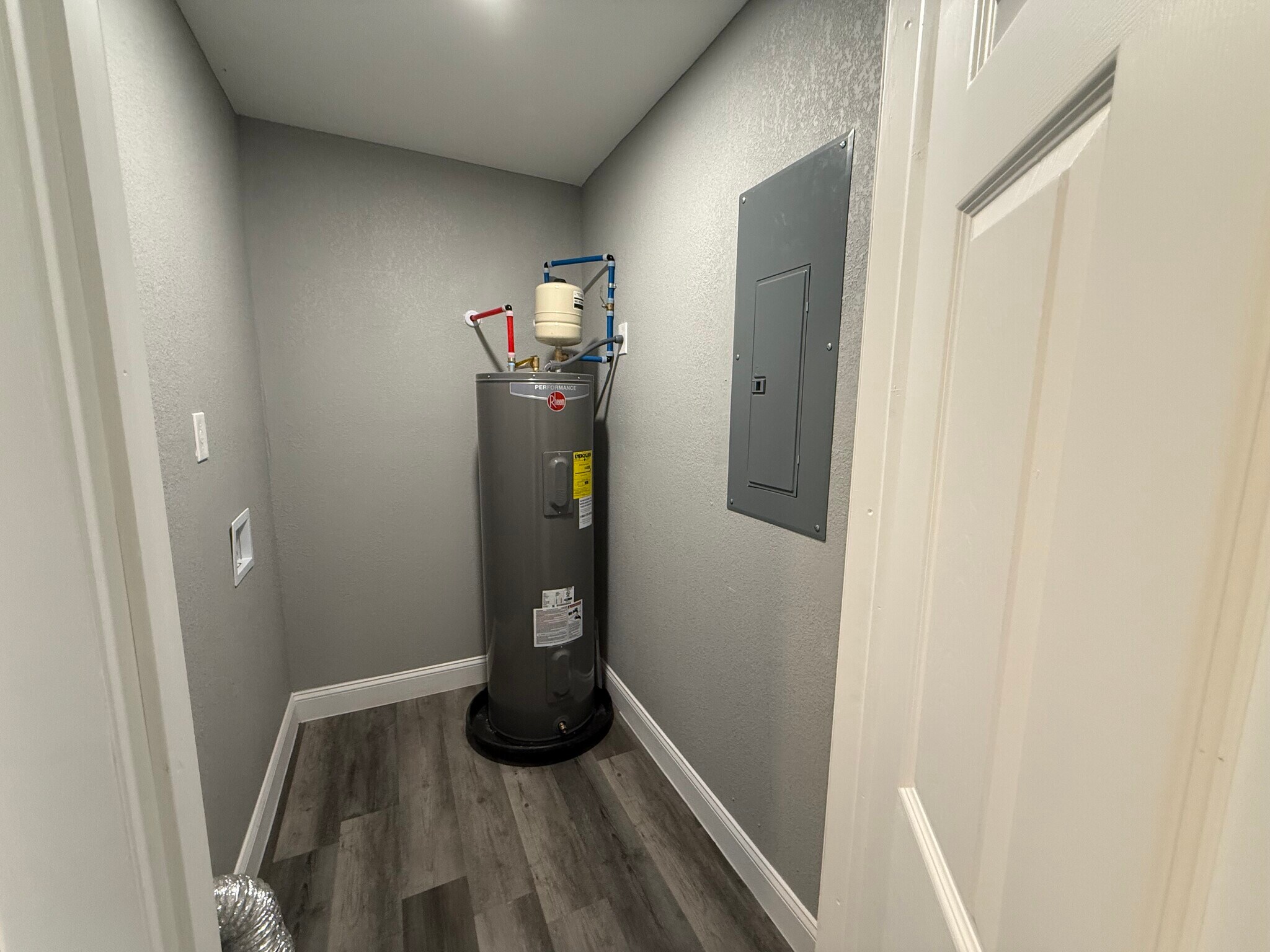 Building Photo - 2601 Dairy Rd