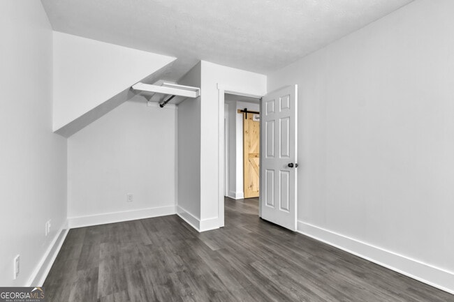 Building Photo - 2835 Mt Tabor Cir