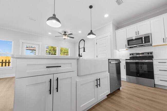 Building Photo - 2010 Lewis Turner Blvd