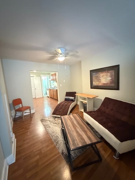 Building Photo - 231 Main St