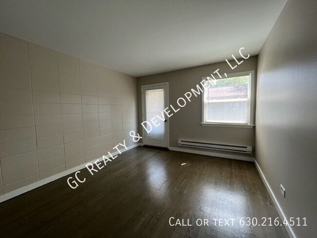 Building Photo - *** FREE RENT FOR MARCH / FRESH PAINT / RE...