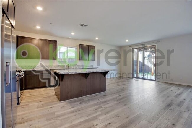 Building Photo - 5584 Harcrest Dr