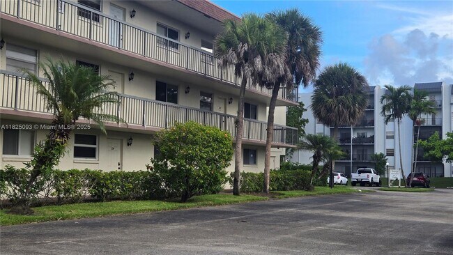 Primary Photo - 7500 NW 17th St
