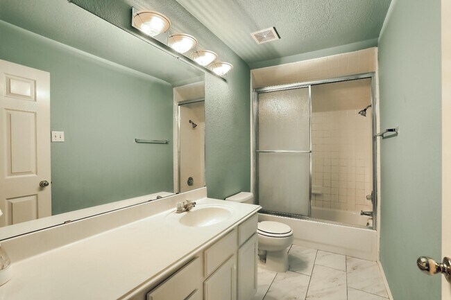 Building Photo - 301 Gulfstream Dr