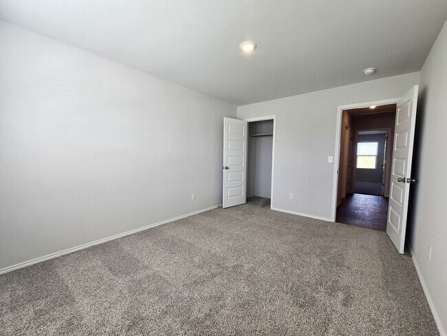 Building Photo - New Construction 3 bedroom Home in Shawnee