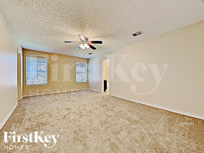 Building Photo - 2963 Celian Dr