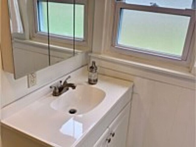 Building Photo - "The Porch" - ABNB, Short Term, monthly and long-term RENTAL. Famous IU Tailgate house