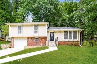 Building Photo - 5207 Paramont Dr