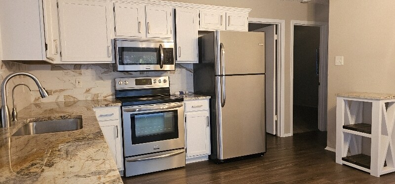 Building Photo - 6602 Pebble Spring Dr