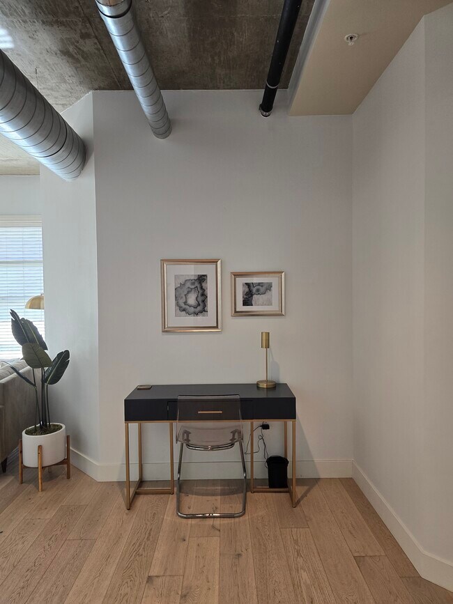 Building Photo - 3401 Arapahoe Ave