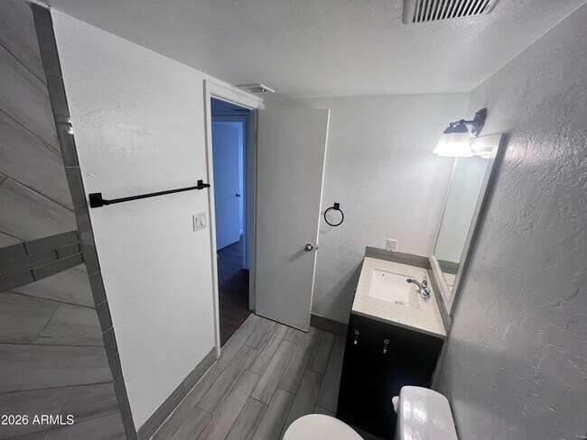 Building Photo - 8426 N 34th Dr