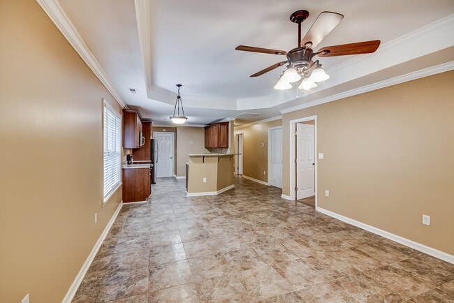 Building Photo - 111 Springdale Dr