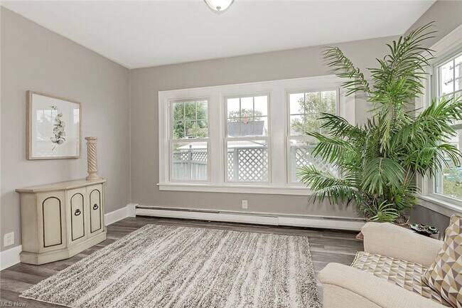 Building Photo - Lakefront 4-Bedroom Home for Rent in Euclid, OH