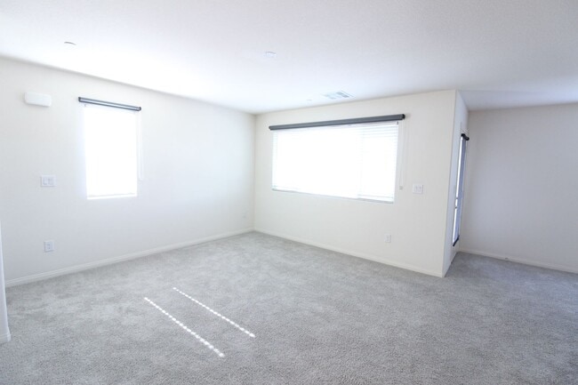 Building Photo - THREE BEDROOMS ALL WITH PRIVATE BATHROOMS