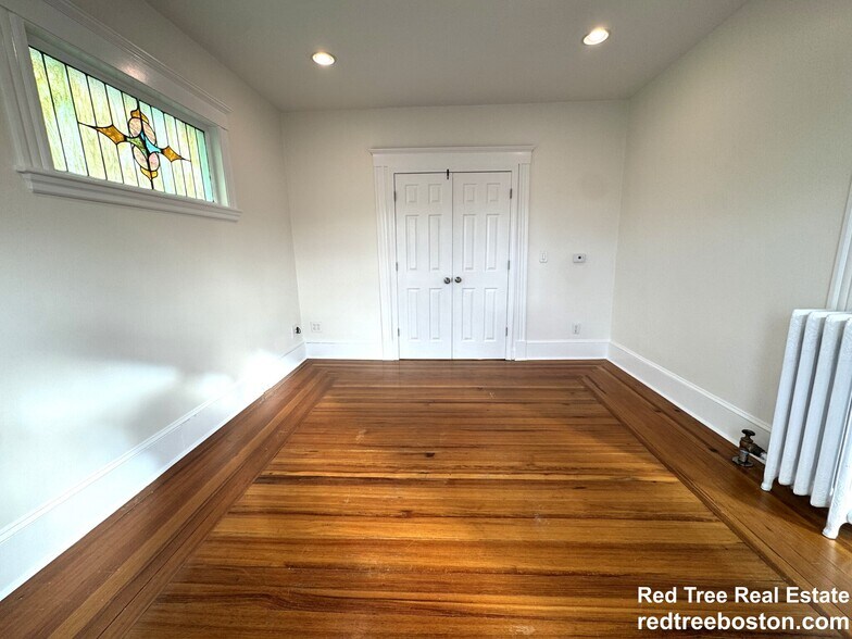 Building Photo - 14 Breck Ave