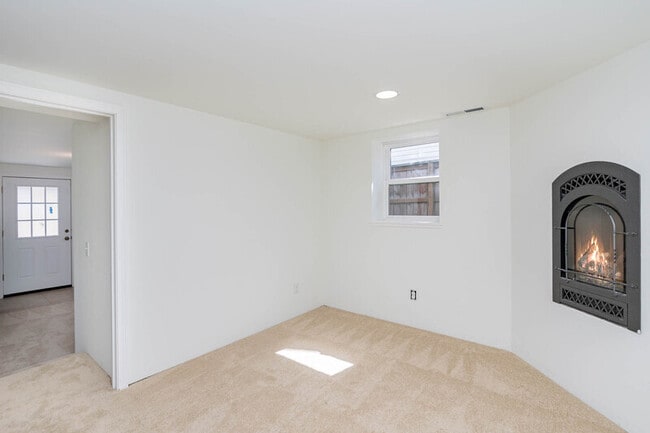 Building Photo - 4814 36th Ave NE