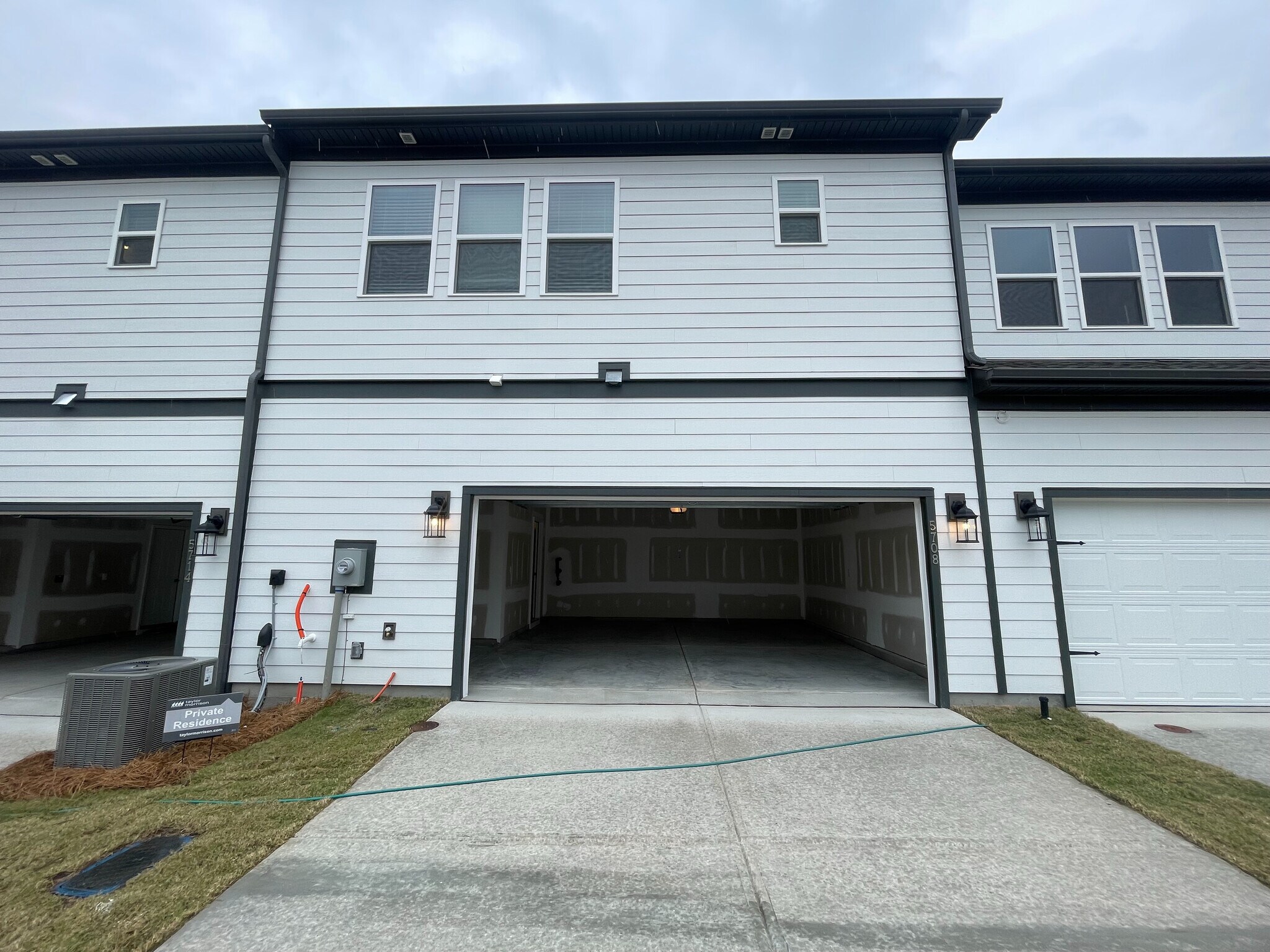 Building Photo - Room in Townhome on Rivulet Wy