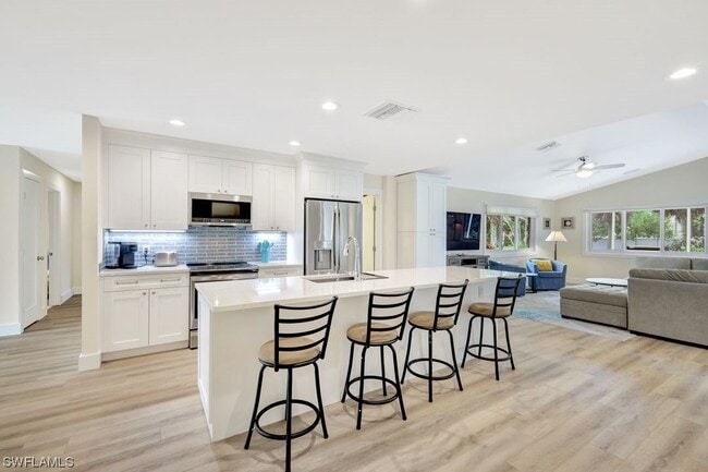 Building Photo - 1650 3rd St S