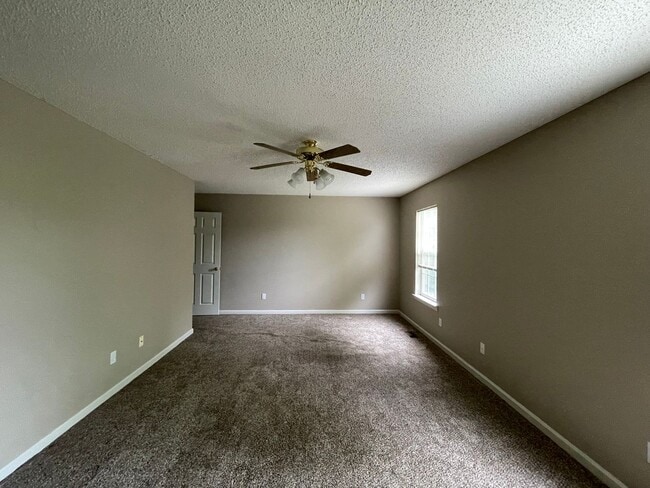 Building Photo - Quail Cove - Lawn Care & Pest Control Incl...