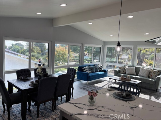 Building Photo - 19 Gaucho Dr