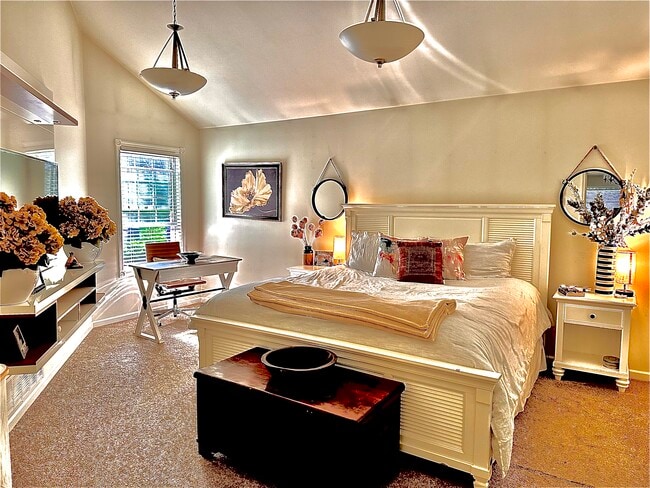 Building Photo - 174 Victoria Ln