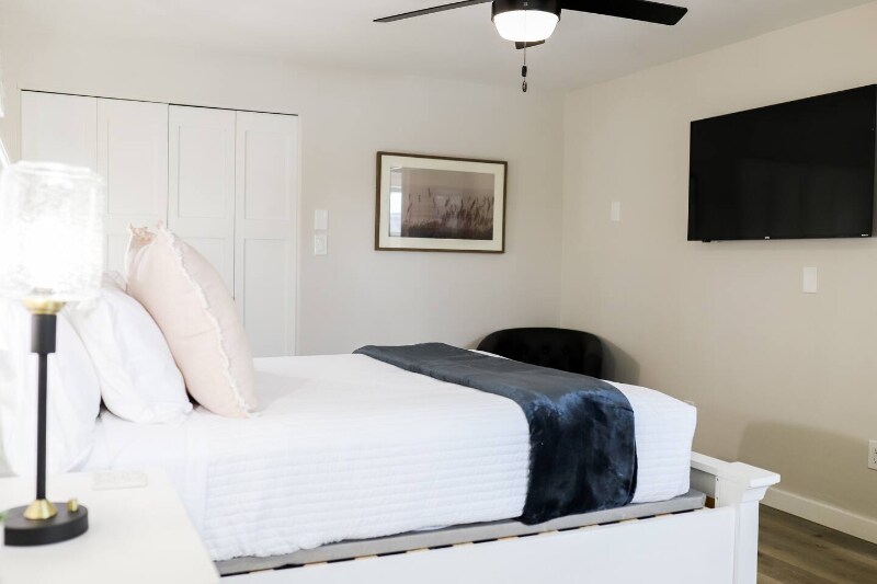 Building Photo - 287 S 3rd Ave