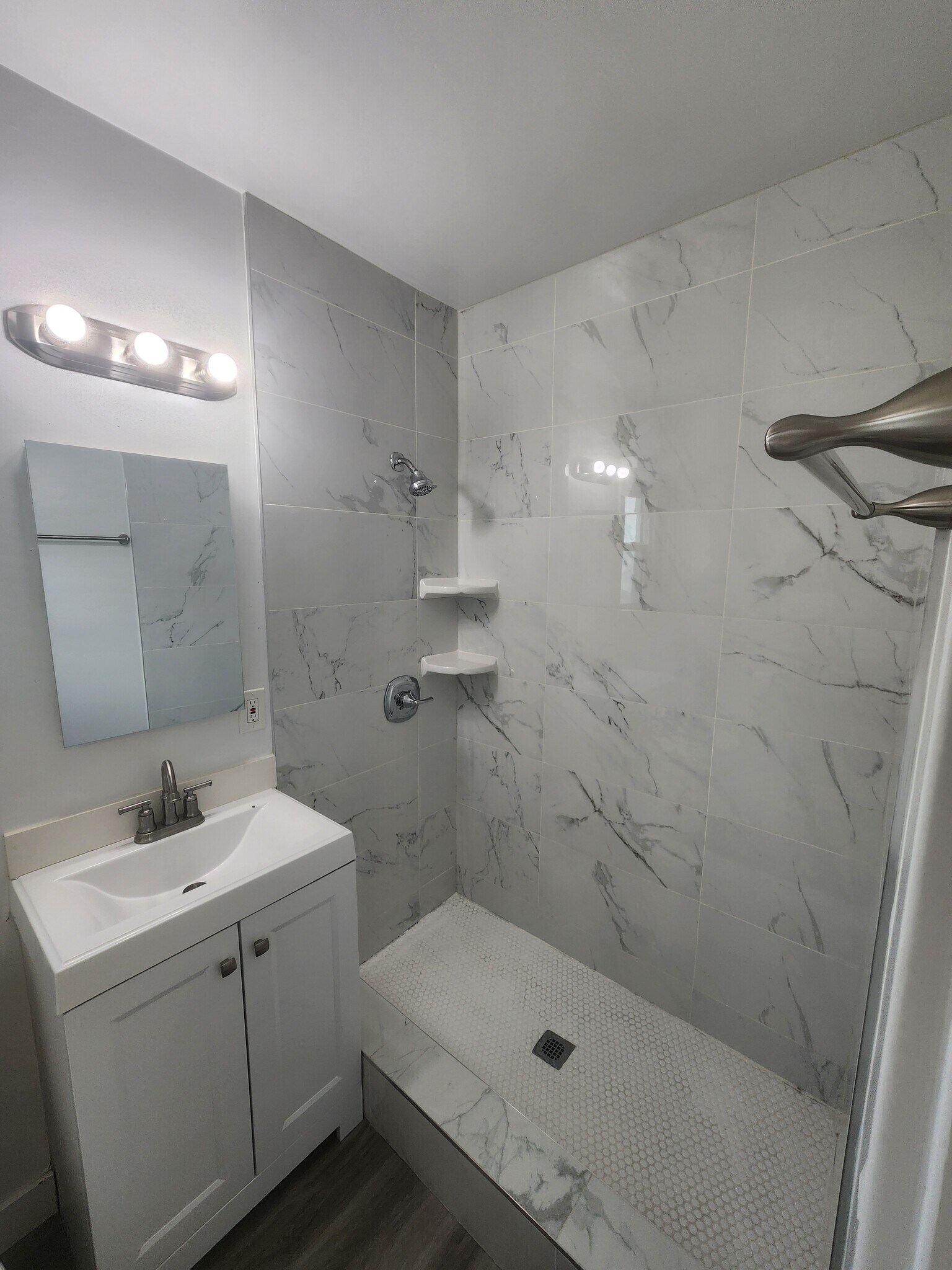 Building Photo - 383 Harvey Dr