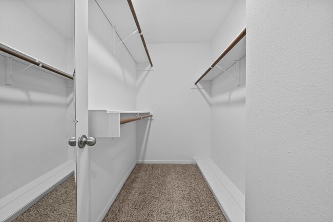 Building Photo - 925 Memorial Village Dr