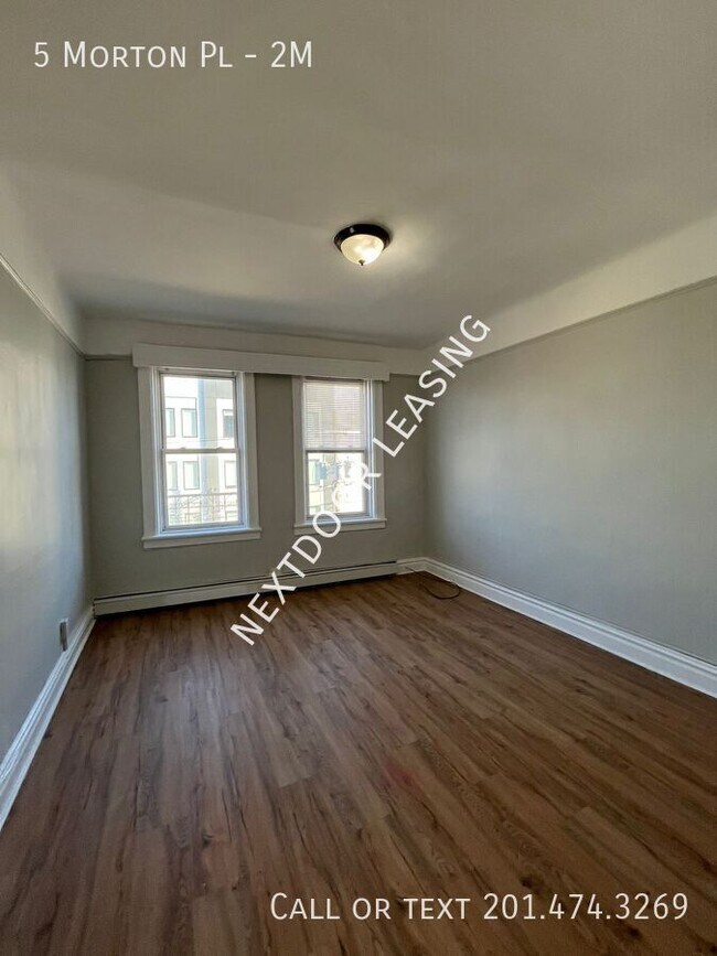 Building Photo - 5 Morton Pl