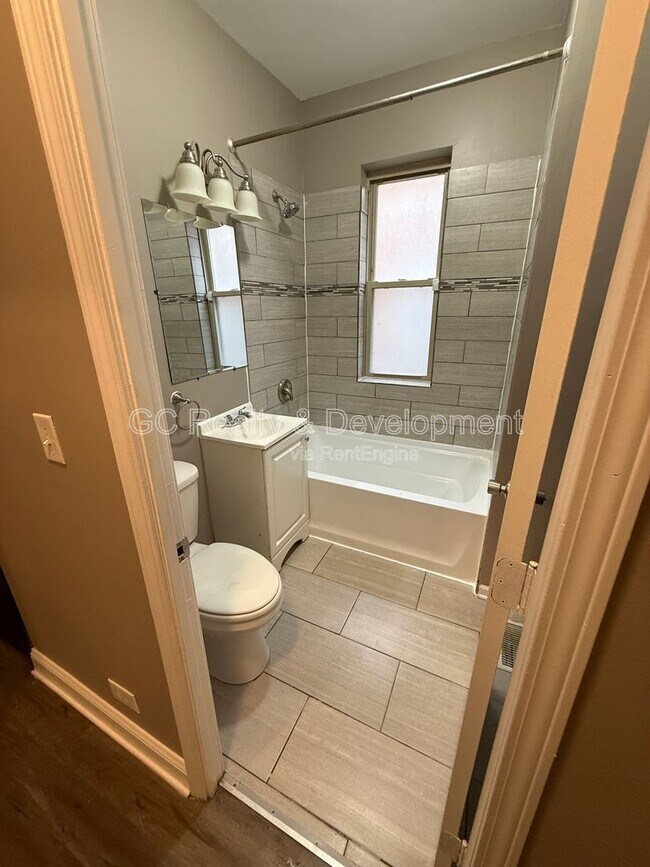 Building Photo - 7323 S Yates Blvd