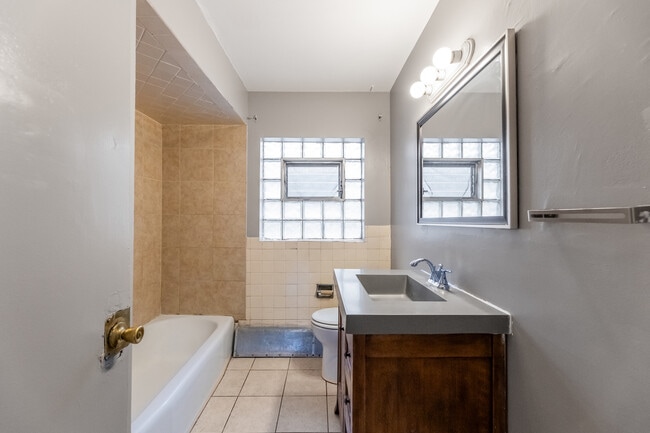 Building Photo - 4634 W 47th St