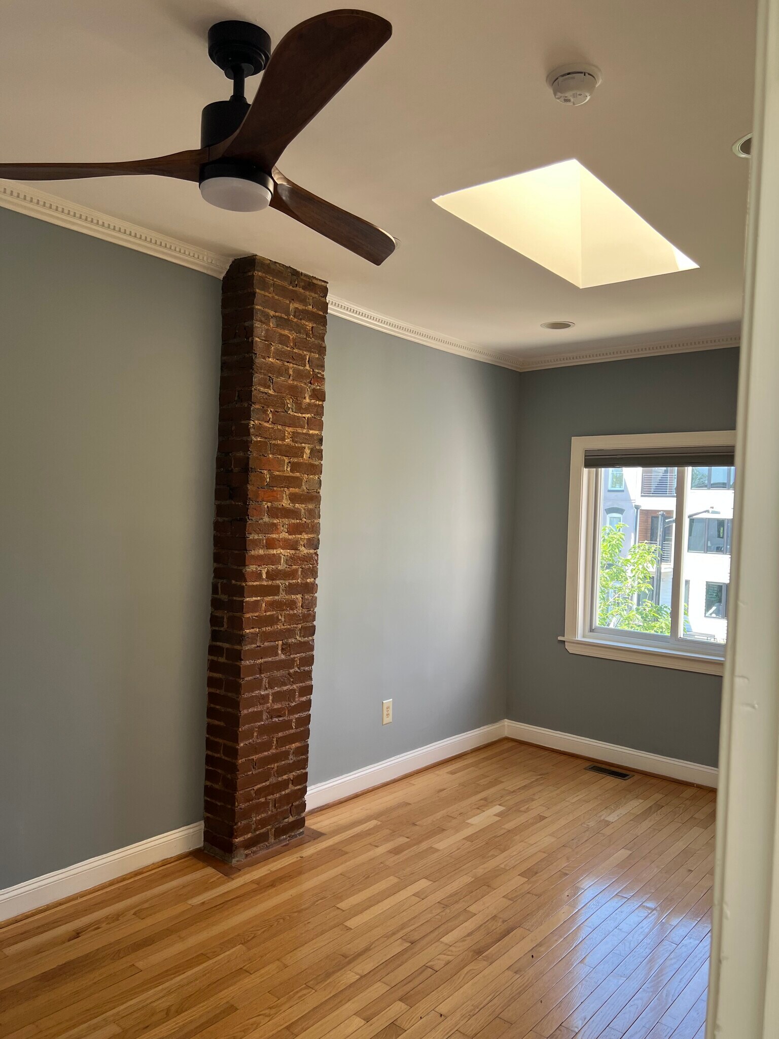 Building Photo - 1525 6th St NW