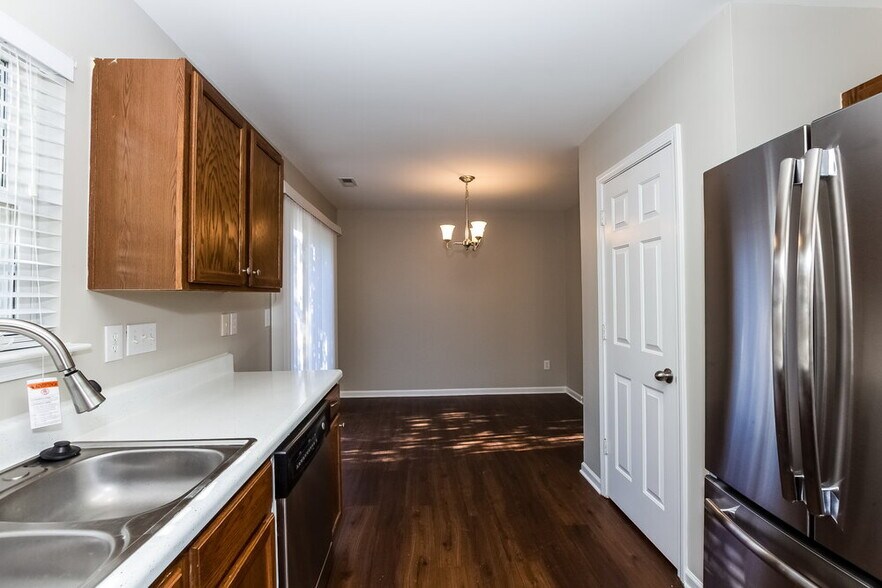 Building Photo - 7017 Hidden Creek Dr