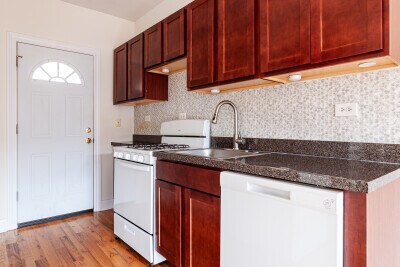 Building Photo - 640 W Cornelia Ave