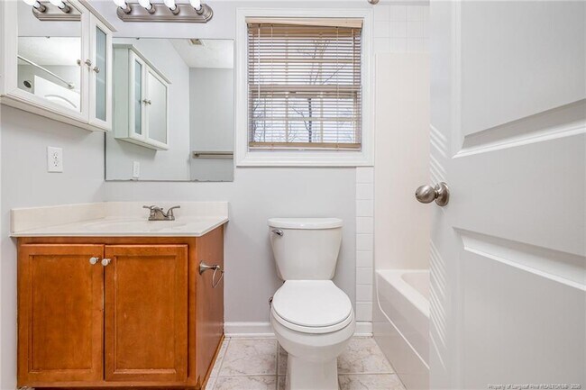 Building Photo - 3320 Benson Pl