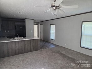 Building Photo - 213 Kimberly Cir