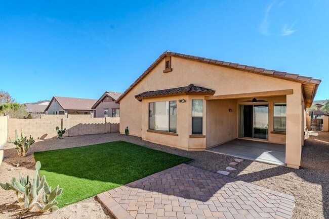 Building Photo - Spacious Elegance in Rancho Sahuarita’s Ga...