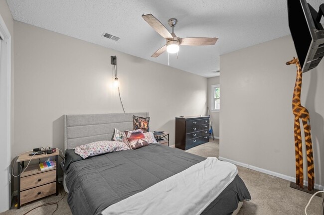 Building Photo - Charming 2-Bedroom Home in Virginia Beach