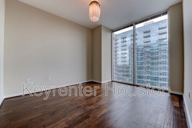 Building Photo - 5925 Almeda Rd