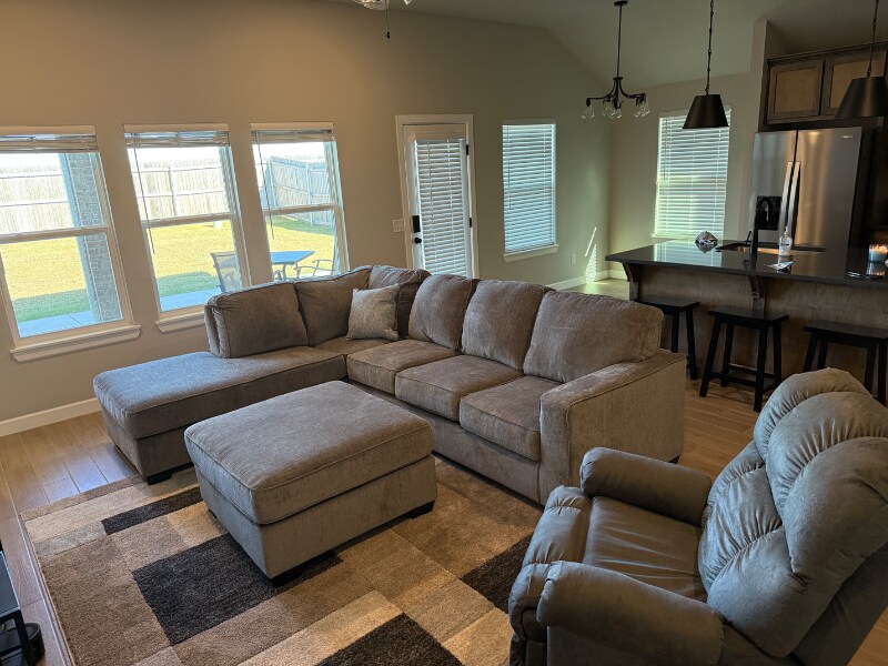 Building Photo - 6413 SE 84th St