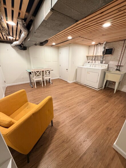 Building Photo - 4406 Baker St