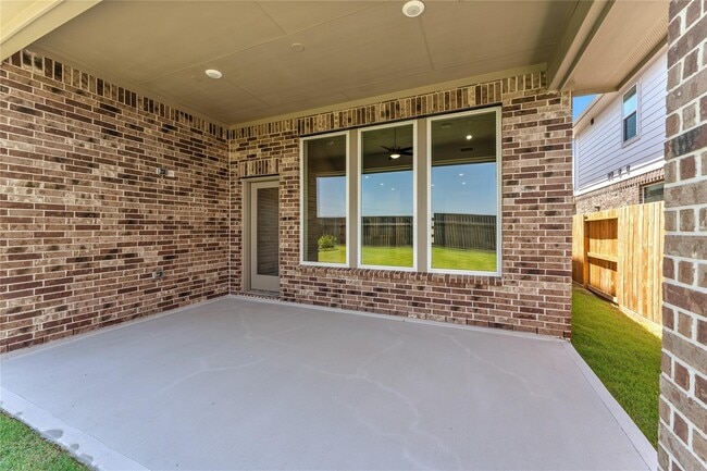 Building Photo - 28938 Hauter Wy