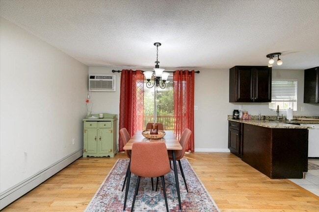 Building Photo - 114 Fieldstone Dr