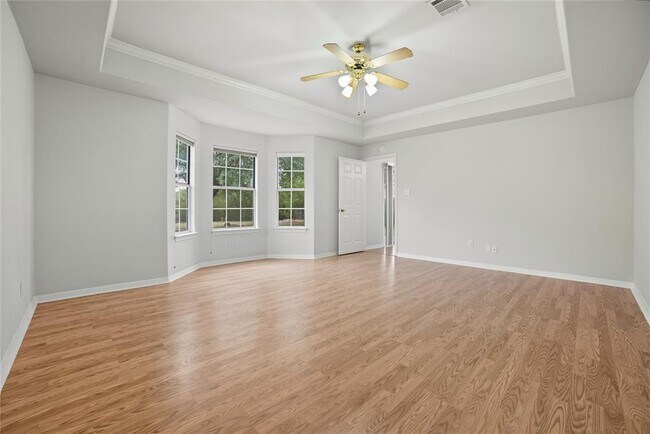 Building Photo - 1911 Cedar Bend Dr