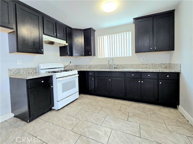 Building Photo - 715 W 58th St