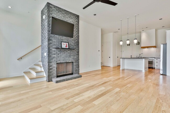 Building Photo - Contemporary 3-Bedroom Trilith Home with T...