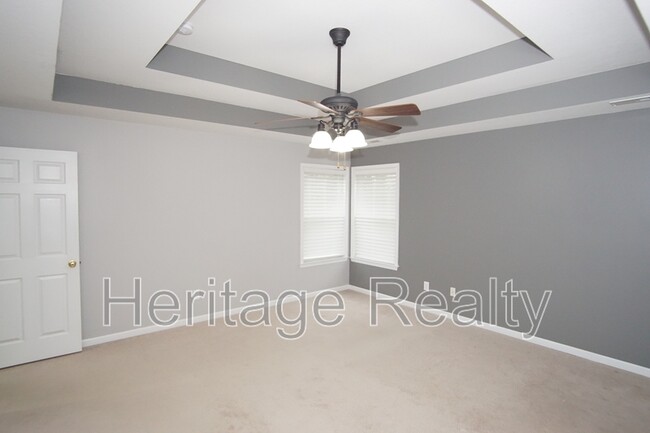 Building Photo - 11100 Autumn Hollow Ln