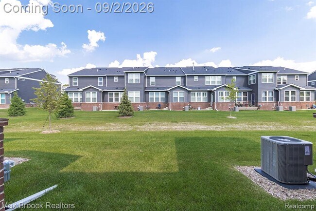 Building Photo - 4819 Glenora Dr